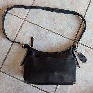 Vintage 90's COACH Black Leather Shoulder Bag